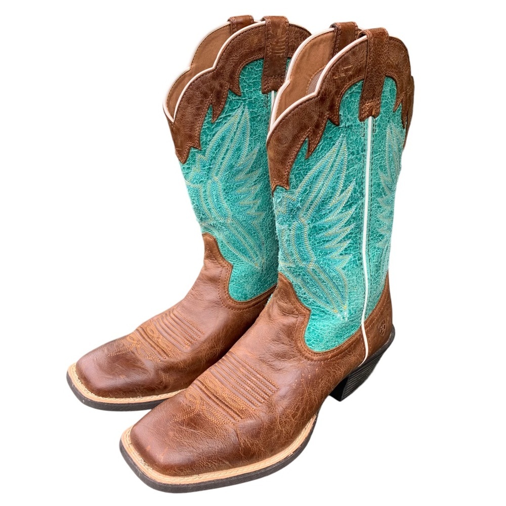 Women's 8.5 Ariat Round Up Outfitter Brown and Green Cowboy Boots